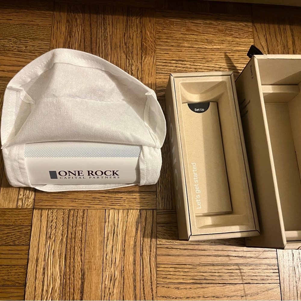 (NEW) White Sonos Roam 2 - Portable Waterproof Bluetooth Speaker (company logo) - Picture 5 of 5